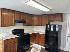 12 Ayer Rd in Shirley, MA - Building Photo - Building Photo