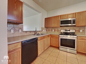 16859 Mammoth Springs Dr in Houston, TX - Foto de edificio - Building Photo