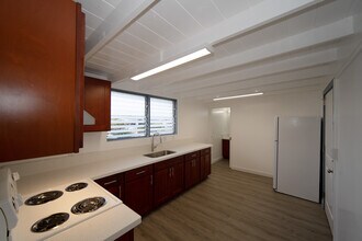 1957 Hoohai St in Pearl City, HI - Foto de edificio - Building Photo