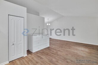 1038 Malletwood Dr in Brandon, FL - Building Photo - Building Photo