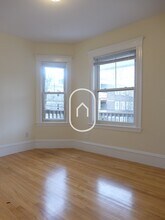 60 Oak Square Ave, Unit 2 in Boston, MA - Building Photo - Building Photo