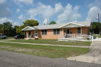 908-1028 S 10th St in Fernandina Beach, FL - Building Photo - Building Photo