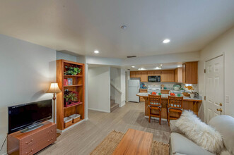 2nd Avenue Square in Chico, CA - Building Photo - Interior Photo