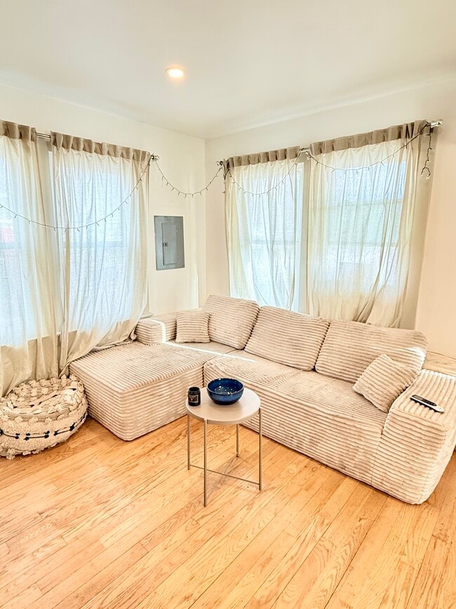 49 Columbia Tpke, Unit 1A in Hudson, NY - Building Photo - Building Photo