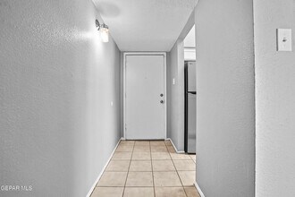 10748 Georgetown St in El Paso, TX - Building Photo - Building Photo