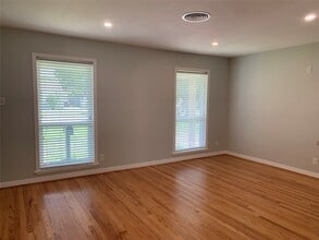 4322 Kingfisher Dr in Houston, TX - Building Photo - Building Photo