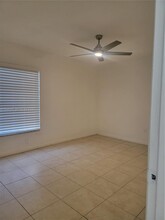 17500 NW 68th Ave in Hialeah, FL - Building Photo - Building Photo