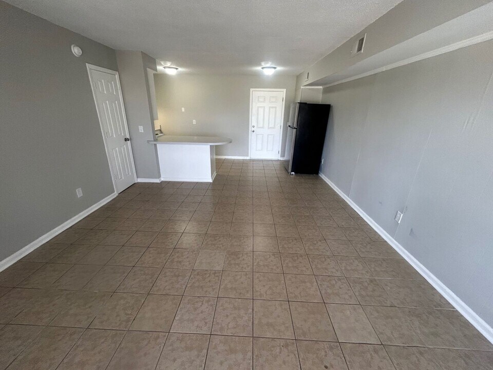 1013-B Leaphart St in West Columbia, SC - Building Photo