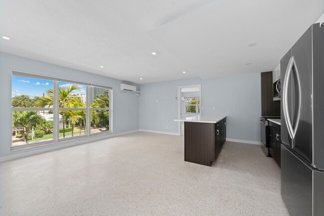 3220 NE 7th St in Pompano Beach, FL - Building Photo - Building Photo