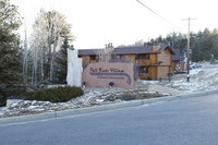 Fall River Village in Estes Park, CO - Foto de edificio - Building Photo