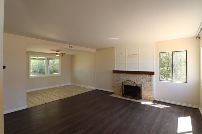 4378 Village Dr in Santa Maria, CA - Building Photo - Building Photo