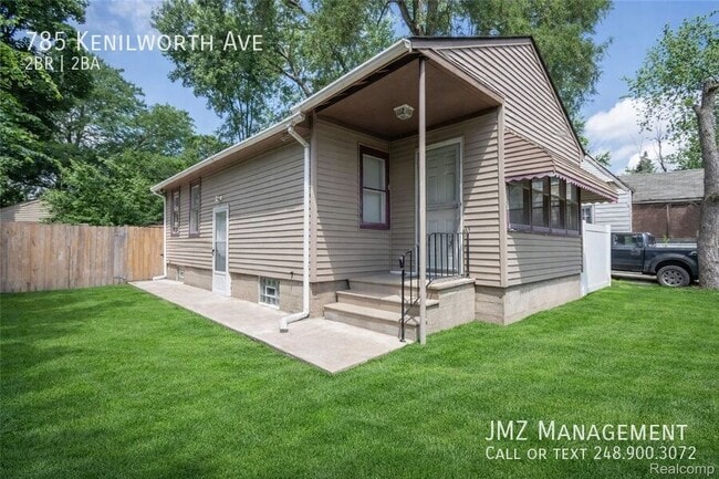 785 Kenilworth Ave