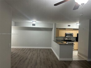 2520 Centergate Dr in Miramar, FL - Building Photo - Building Photo