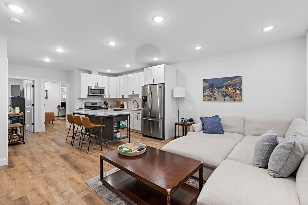 71 Beacon Ave in Jersey City, NJ - Building Photo