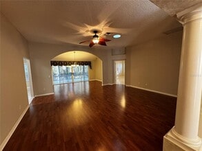 101 Costa Mesa Dr in Lady Lake, FL - Building Photo - Building Photo