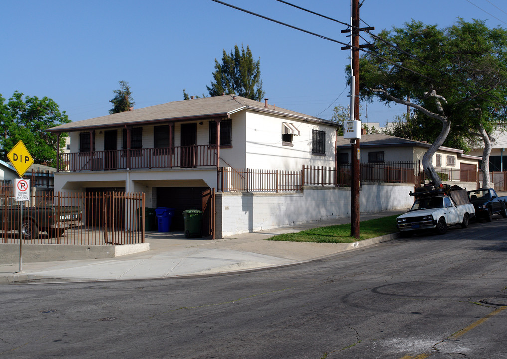 701-703 N Marlborough Ave in Inglewood, CA - Building Photo