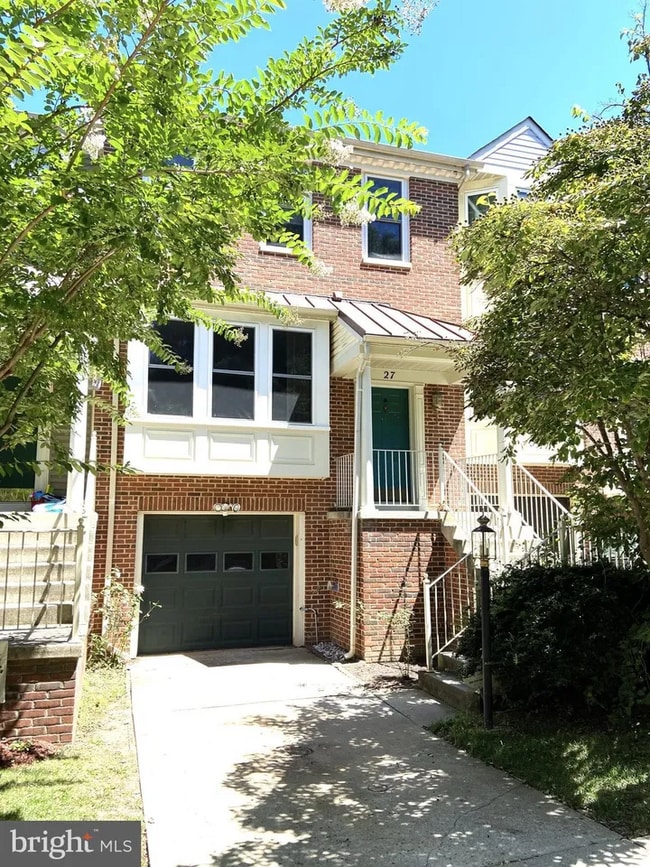 27 Beacon Hill Way