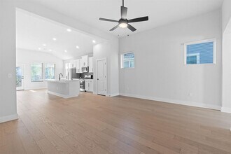 8504 McKamy Dr in Austin, TX - Building Photo - Building Photo