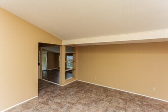 515 Nora Ln in Desoto, TX - Building Photo - Building Photo