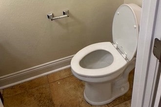 641 Petro Point Dr, Unit B in Lake Charles, LA - Building Photo - Building Photo