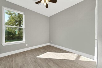 5754 Reed Rd-Unit -B in Houston, TX - Building Photo - Building Photo