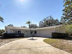 property at 1001 Chinaberry Rd