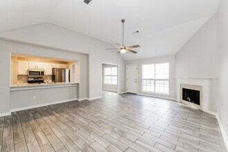 5975 Cottage Hill Dr in Millington, TN - Building Photo - Building Photo