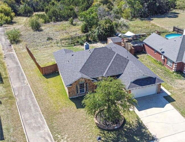 property at 2501 Lindsey Dr