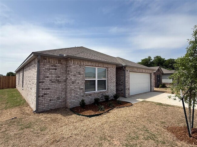 3909 Dutch Ln in Mustang, OK - Building Photo - Building Photo