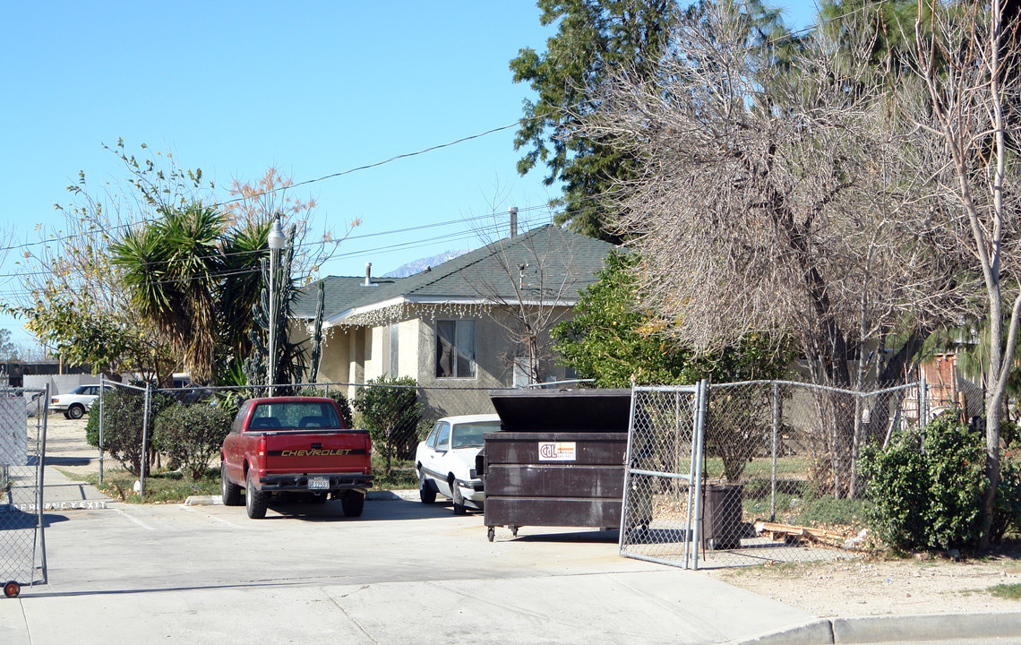 3010-3038 State St in San Bernardino, CA - Foto de edificio