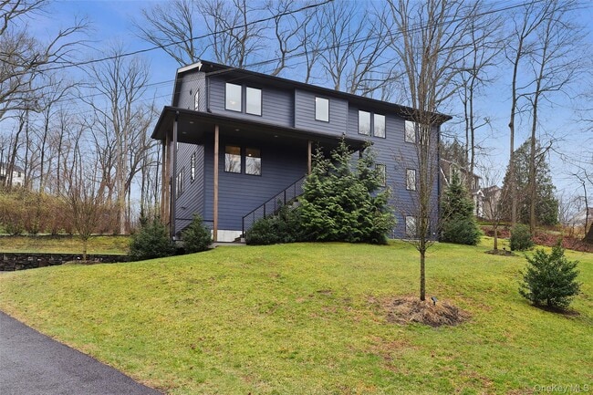 18 Hillside Ave in Katonah, NY - Building Photo - Building Photo