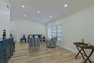 10900 SW 124th Rd in Miami, FL - Building Photo - Building Photo