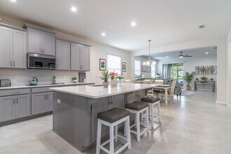 2721 Chantilly Ave in Kissimmee, FL - Building Photo - Building Photo