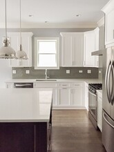 1241 W Oakdale Ave, Unit 1241-1W in Chicago, IL - Building Photo - Building Photo