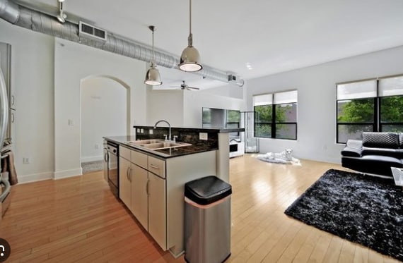 property at 1901 Post Oak Blvd