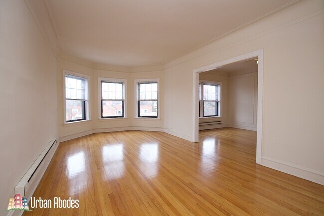 1033 Dempster St, Unit A06C in Evanston, IL - Building Photo - Building Photo