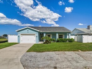 828 Bay Point Dr in Madeira Beach, FL - Building Photo - Building Photo