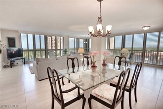 6000 Pelican Bay Blvd in Naples, FL - Building Photo - Building Photo
