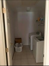 1111 Southland Dr in Stone Mountain, GA - Foto de edificio - Building Photo