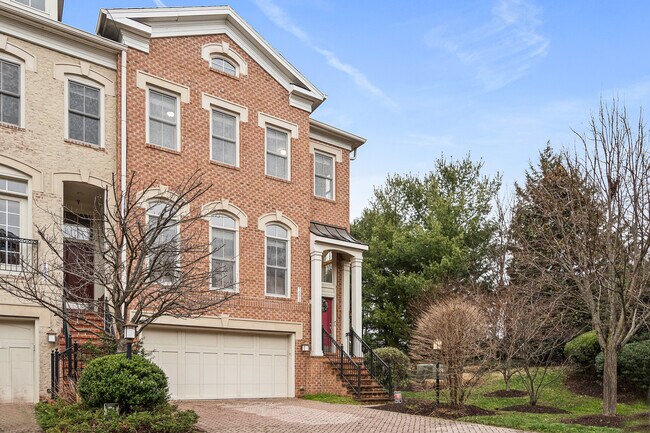 7000 Eastern Red Cedar Ln in McLean, VA - Building Photo - Building Photo