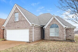 1305 Jackson Pond Cir in Cordova, TN - Foto de edificio - Building Photo