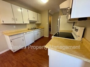 11111-11126 26 Ave NW in Edmonton, AB - Building Photo - Building Photo