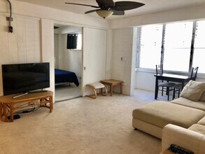 410 Nahua St in Honolulu, HI - Building Photo - Building Photo