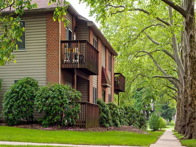 Highland Gardens Apartments, Allentown PA in Allentown, PA - Building Photo - Building Photo