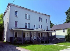 2 E Main St in Watertown, NY - Building Photo