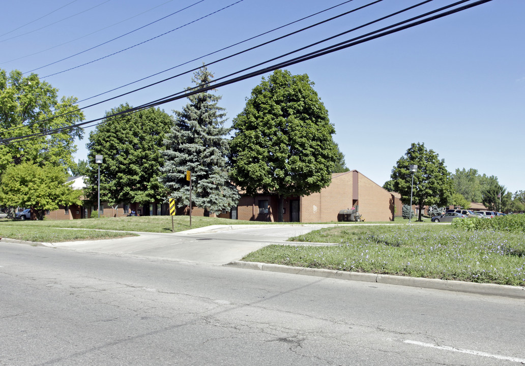 St. George's Manor in Toledo, OH - Building Photo