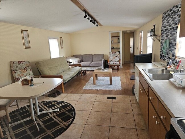 11930 Caton Ave in New Port Richey, FL - Building Photo - Building Photo