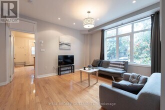 179 Hanson St in Toronto, ON - Building Photo - Building Photo