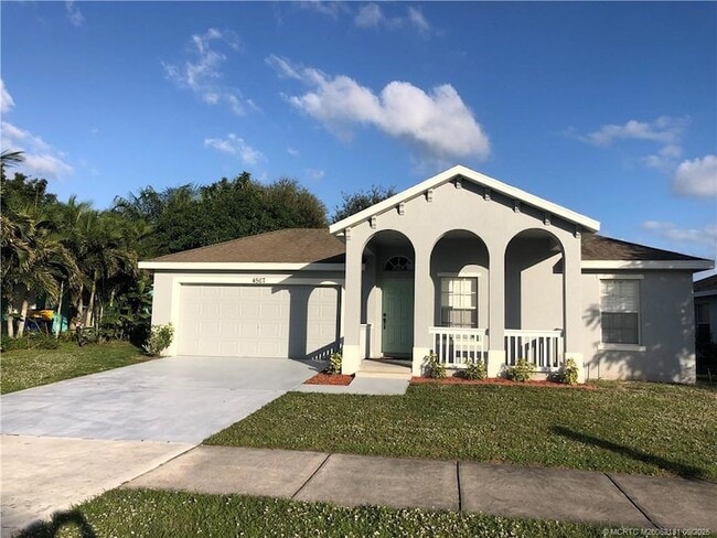 property at 4567 SE Murray Cove Cir