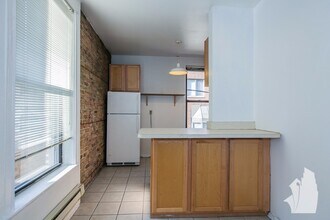 1226 N Dearborn St, Unit #2B in Chicago, IL - Building Photo - Building Photo